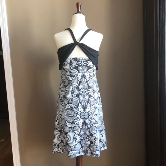 Soybu small black and white flare athletic dress - Picture 3 of 3